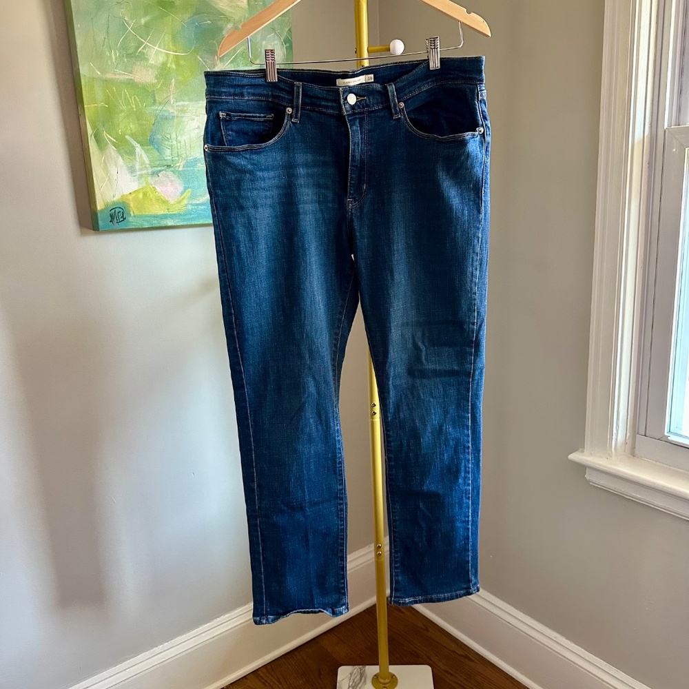 Levi’s Classic Straight Mid Rise Dark Wash Jeans Size 16 30 Inseam
